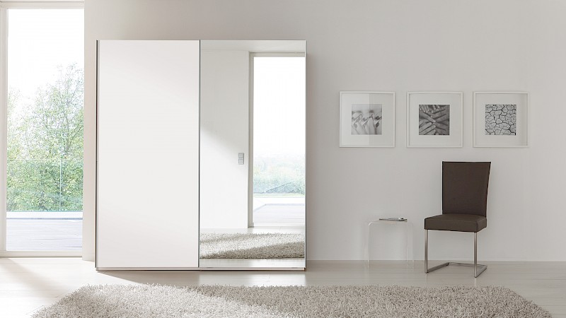 Showroommodel linnenkast Slide 200x213 cm. alpine wit met spiegel